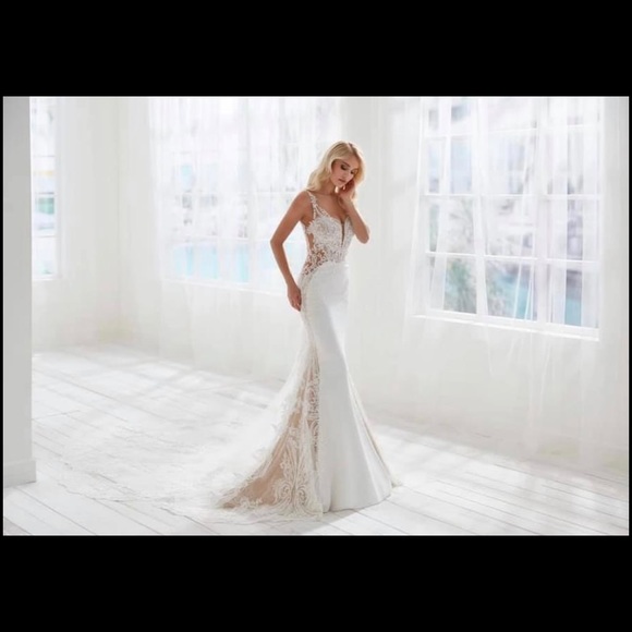 Randy Fenoli Barcalona Wedding Dress - Picture 2 of 8